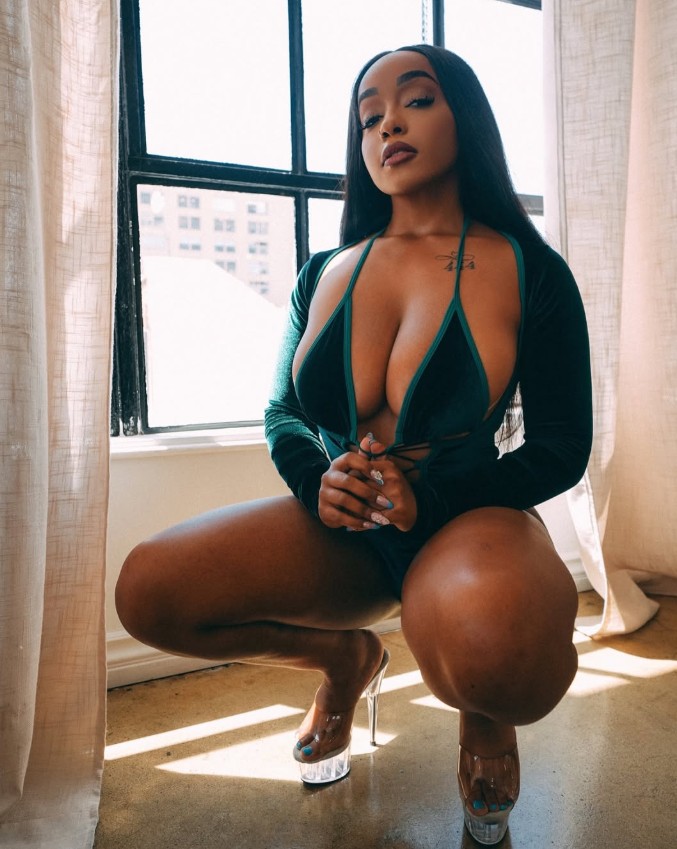 Lily Starfire Правый Фон